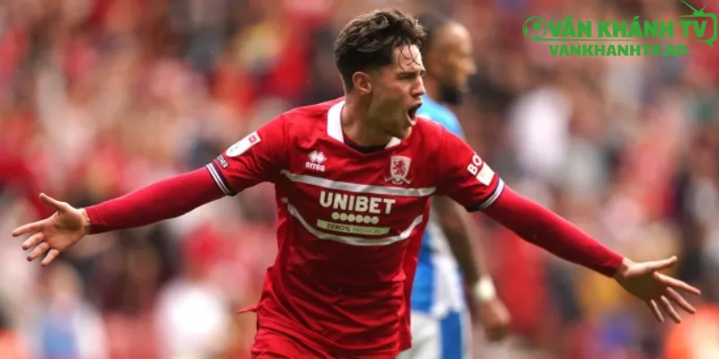Manchester United và Tottenham đang cạnh tranh quyết liệt để chiêu mộ Hayden Hackney
